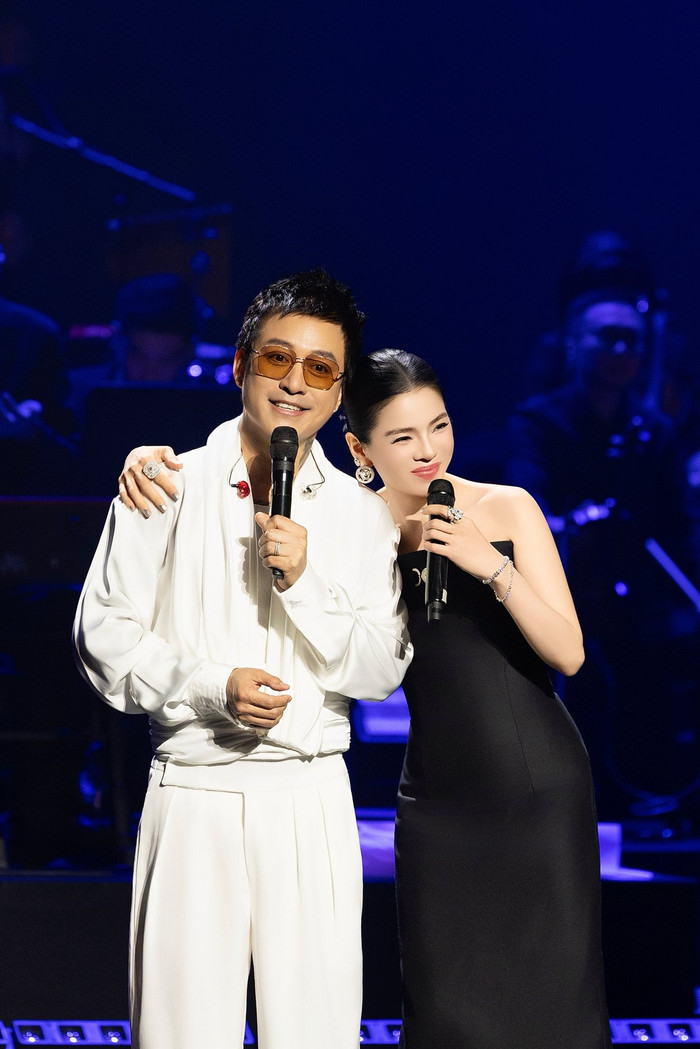 Nhiều khán giả bày tỏ sự thích thú khi thấy hai giọng ca đình đám tái hợp trên sân khấu.