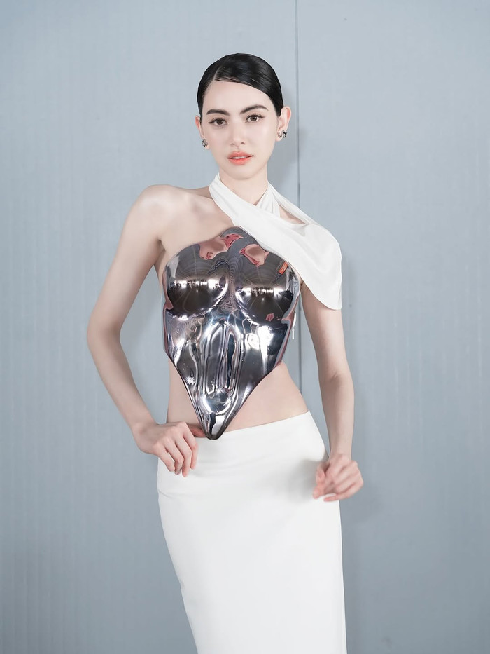 Vóc dáng như tạc tượng của Mai Davika. Ảnh: IGNV