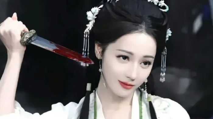 Diễn xuất của Địch Lệ Nhiệt Ba vì thế nhận được nhiều sự chú ý từ khán giả.