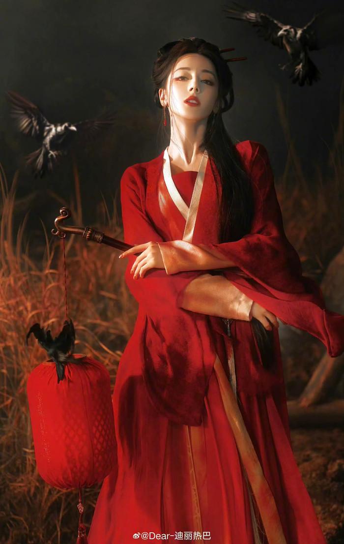 Địch Lệ Nhiệt Ba trở lại màn ảnh với dự án cổ trang Bạch Nhật Đề Đăng.