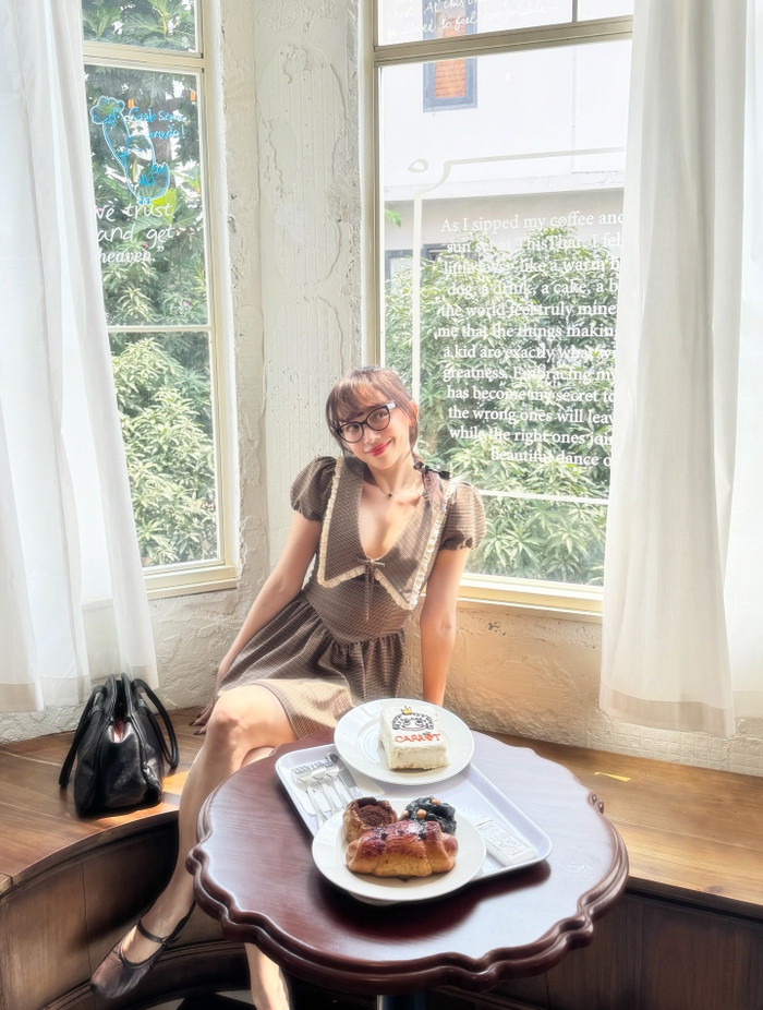 Phong cách nhẹ nhàng và nữ tính vô cùng mới lạ của Tóc Tiên. Ảnh: FBNV