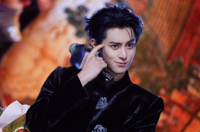 Vương Hạc Đệ mở rộng hoạt động sang âm nhạc