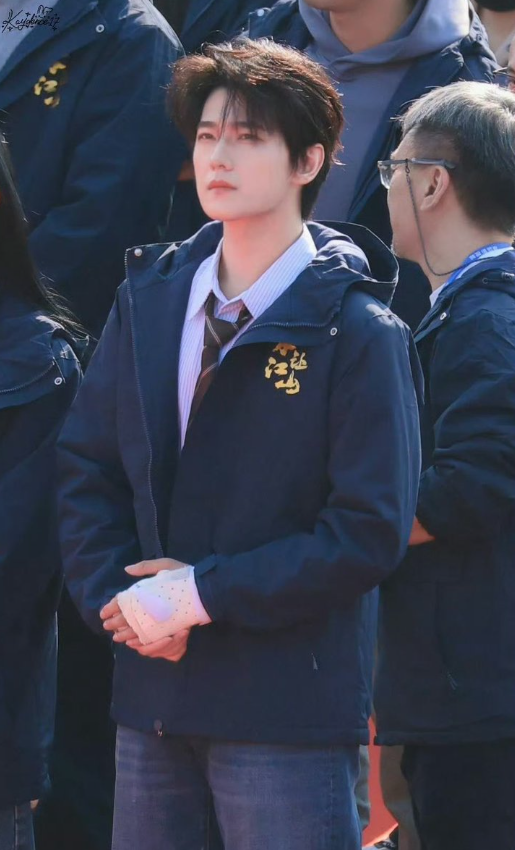 Dương Dương tại lễ khai máy phim mới giữa nhiều tranh cãi