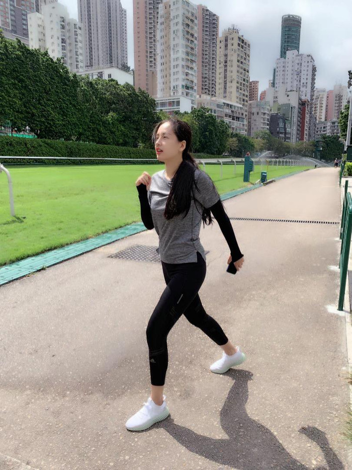 Mai Phương Thúy vẫn hoạt động sôi nổi ở trên mạng xã hội, những bài viết của nàng hậu luôn được sự quan tâm từ phía khán giả. Ảnh: FBNV