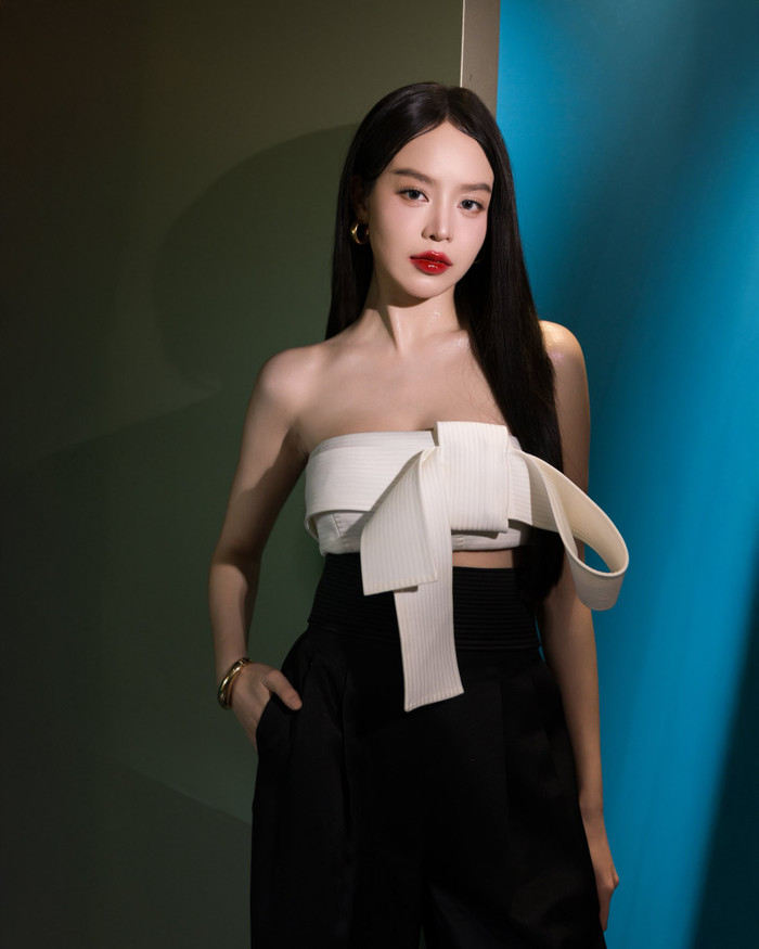 Thanh Thủy được nhận xét ngày càng xinh đẹp, quyến rũ sau 4 năm đăng quang. Ảnh: FBNV