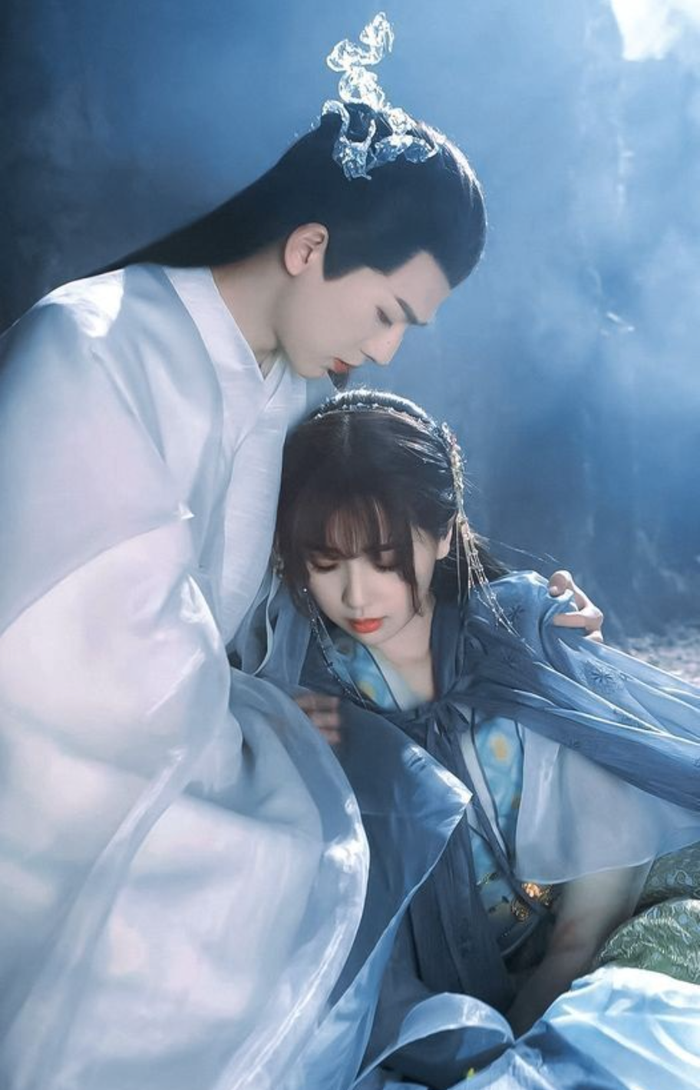 Ngu Thư Hân và Trương Lăng Hách trong phân cảnh phim cực tình tứ. - Ảnh: Sohu