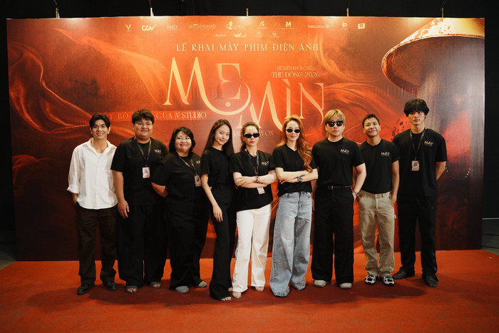 Dàn diễn viên thực lực gồm Minh Hằng, Nhật Kim Anh và các đồng nghiệp trong ngày khởi động dự án. - Ảnh: Meow Entertainment