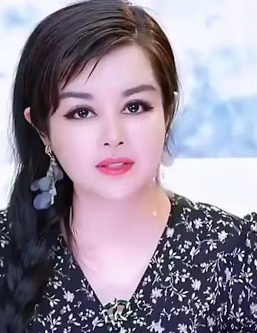 Nữ đại gia 55 tuổi chi gần 200 tỷ đồng cưới chồng trẻ, mặc kệ lời đàm tiếu Ảnh 2