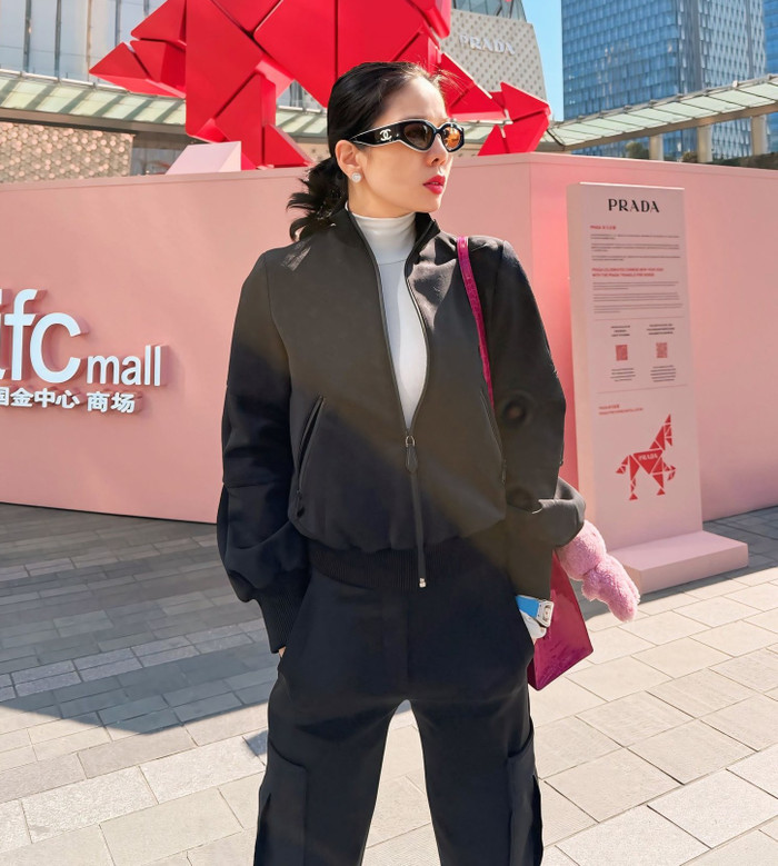 Lệ Quyên khoe thần thái sang chảnh. Ảnh: FBNV