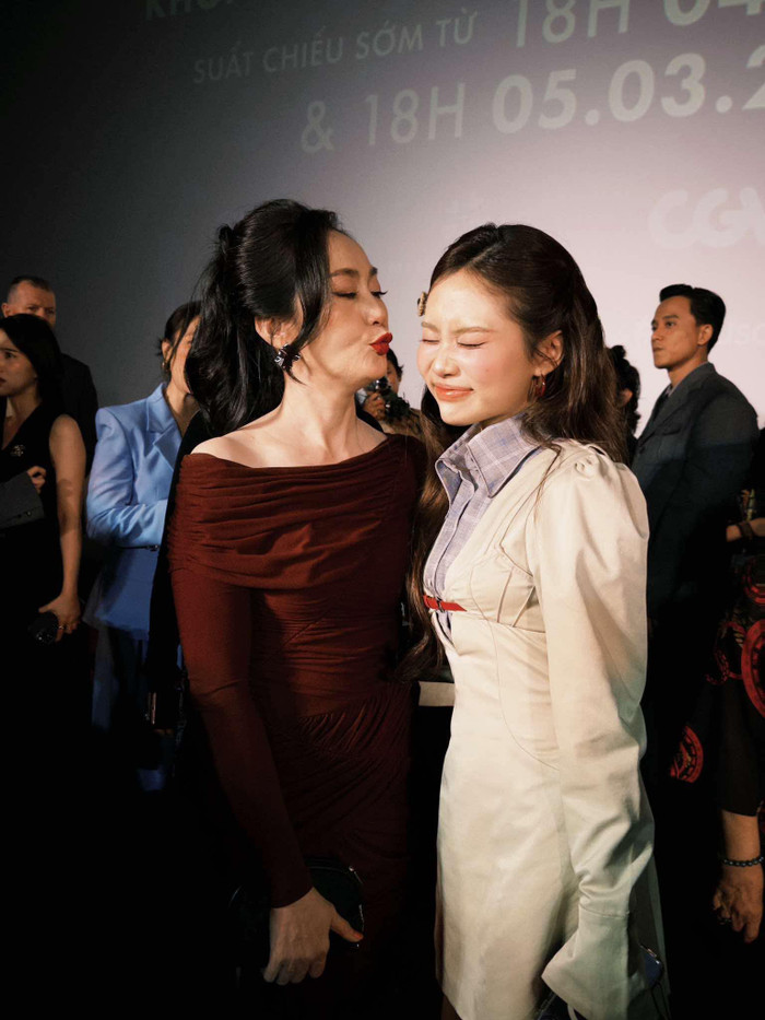 NSƯT Hạnh Thúy và Phương Mỹ Chi có mối quan hệ thân thiết sau khi đóng phim chung.