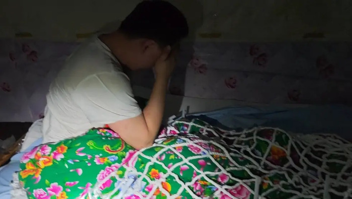 Nghe tiếng kêu cứu từ nhà dân, nam shipper gọi cảnh sát thì phát hiện cảnh tượng khó tin Ảnh 4