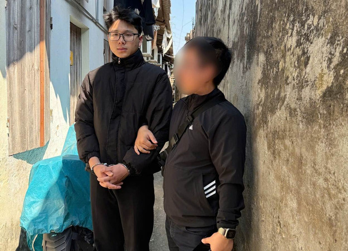 Đối tượng Nguyễn Duy Khánh tại hiện trường. Ảnh: Công an TP Hà Nội