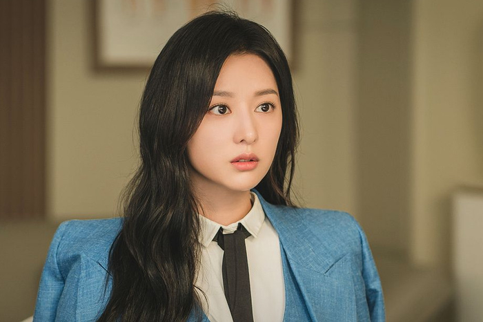 Nhiều khán giả lo lắng cho Kim Ji Won.