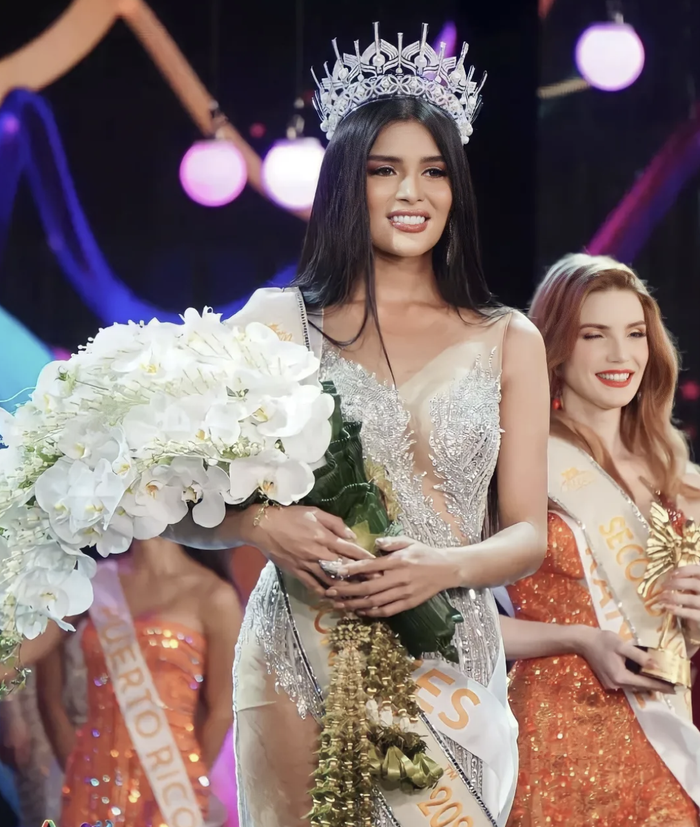 Năm 2022, cô đã xuất sắc đăng quang Miss International Queen. Ảnh: IGNV
