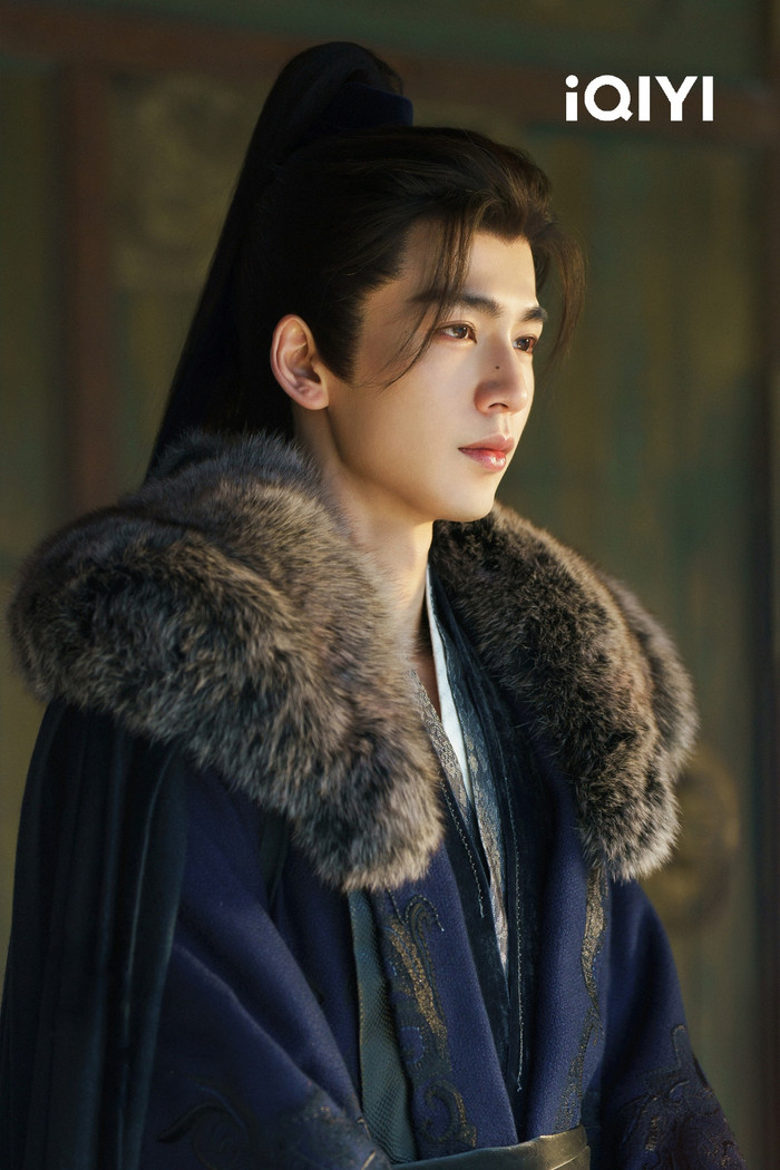 Trong Trục Ngọc, Trương Lăng Hách vào vai Tạ Chinh.