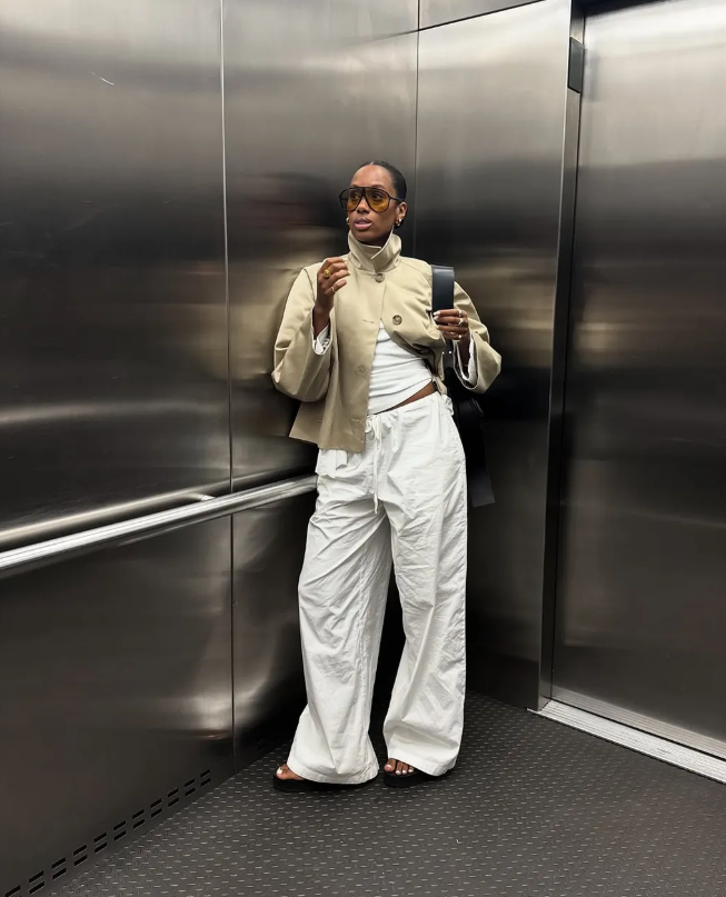 Áo khoác cổ funnel. Ảnh: &nbsp;@claire_most