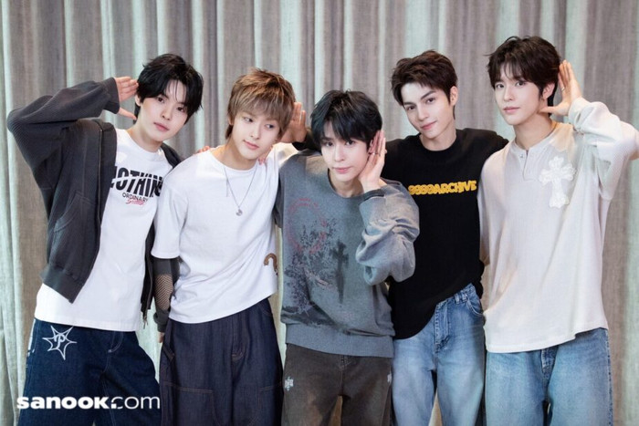 Nhóm nhạc nam sắp ra mắt của SM bị fan cuồng quấy rối nghiêm trọng Ảnh 1