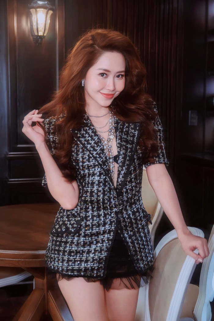 Phong cách gợi cảm của nữ diễn viên trong bộ ảnh mới. Ảnh: FBNV