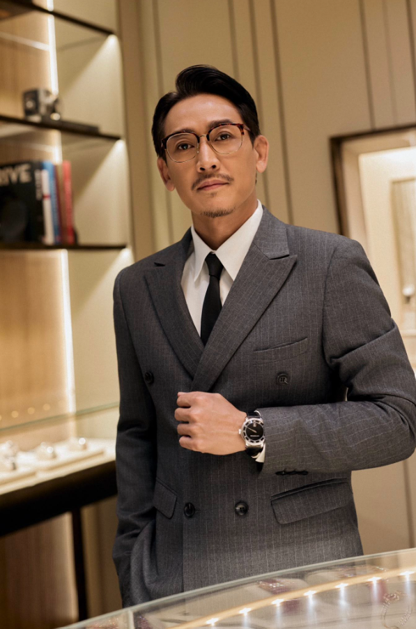 Hình ảnh đời thường cho thấy sự điềm đạm, chín chắn của Hứa Vĩ Văn ở giai đoạn mới