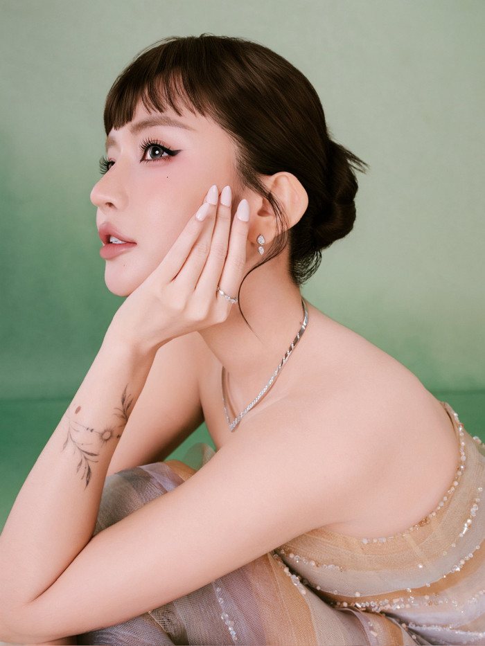 Bích Phương luôn giữ vẻ ngoài chỉn chu mỗi khi xuất hiện trước công chúng. Ảnh: FBNV