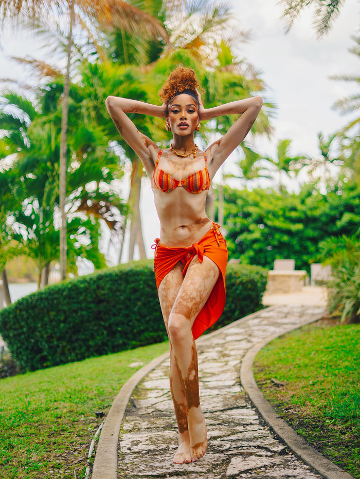 Cô đang tận hưởng kì nghỉ của mình. Ảnh: IGNV