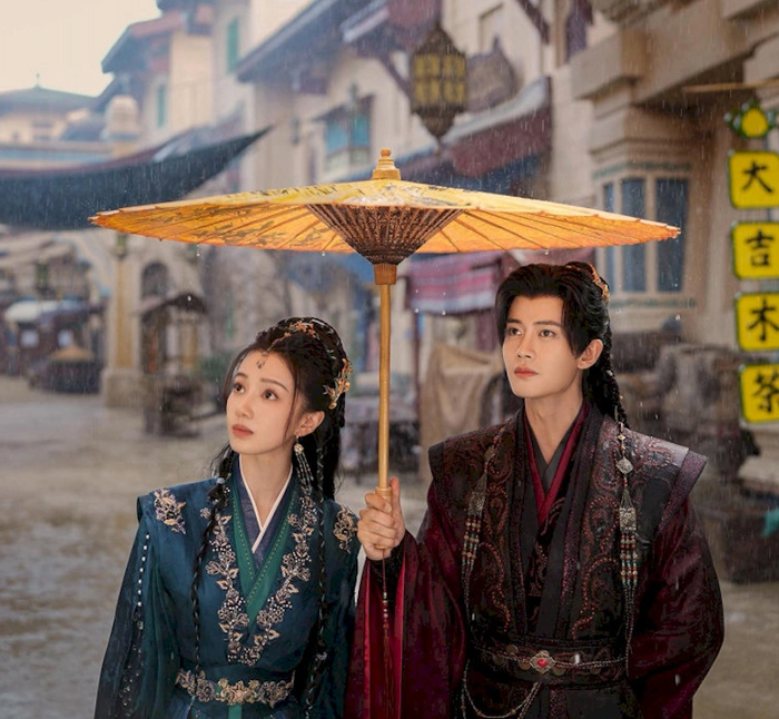 Sự góp mặt của Nhậm Gia Luân và Vương Hạc Nhuận giúp bộ phim nhận được nhiều chú ý ngay từ khi công bố. Nội dung xoay quanh cuộc hôn nhân định mệnh nhằm hóa giải lời nguyền, kết hợp yếu tố tu tiên và tình cảm - một công thức quen thuộc nhưng vẫn có sức hút với khán giả đại chúng.