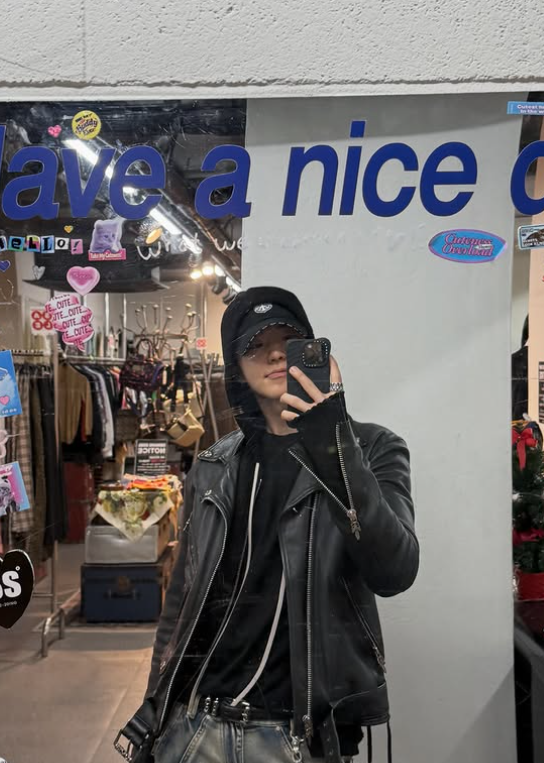 Nam ca sĩ không ngần ngại chia sẻ các khoảnh khắc đời thường trong thời gian tại ngũ. Ảnh: IGNV