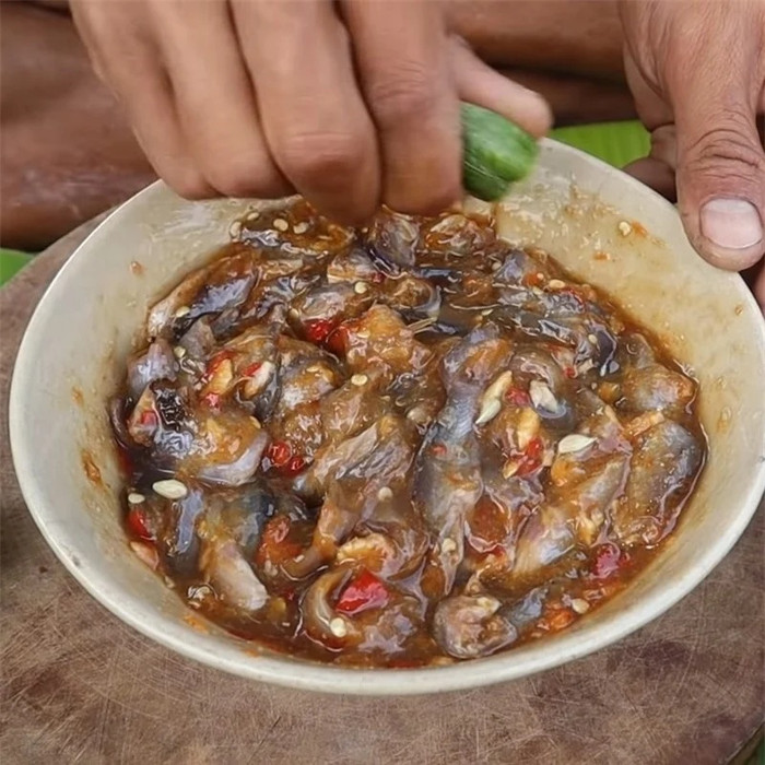 Đi du lịch ở quê Ngọc Trinh, ăn thử những món 'khó nuốt' này sẽ là trải nghiệm vô cùng thú vị Ảnh 4