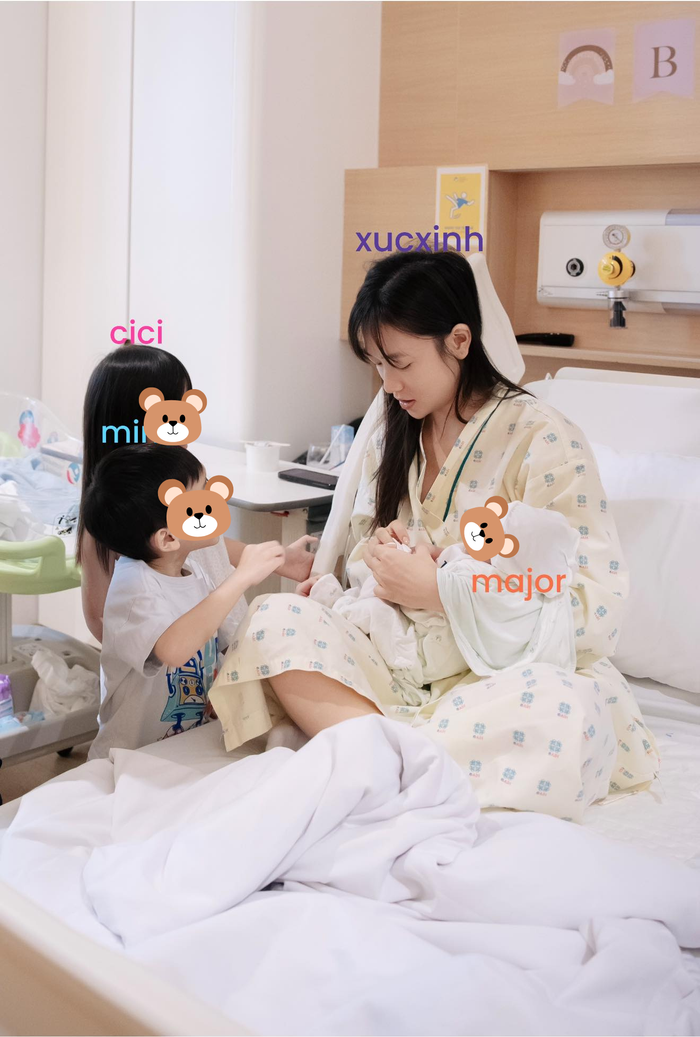 Một vài hình ảnh đời thường khác do Trâm Anh đăng tải. Ảnh: FBNV