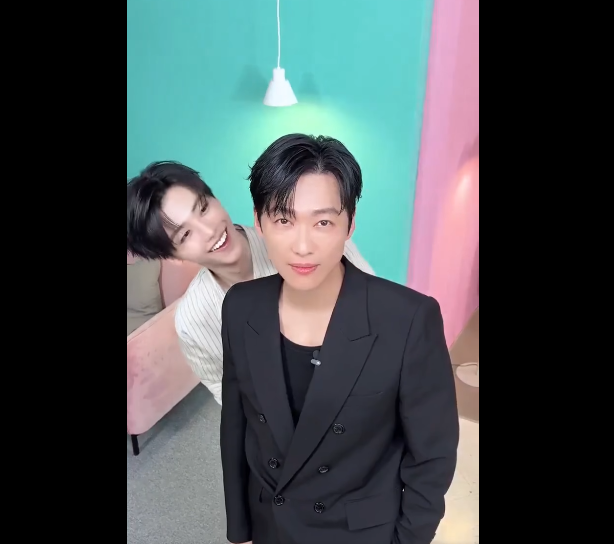 Khoảnh khắc chung khung hình của Namgoong Min và Na Jaemin nhanh chóng gây sốt.