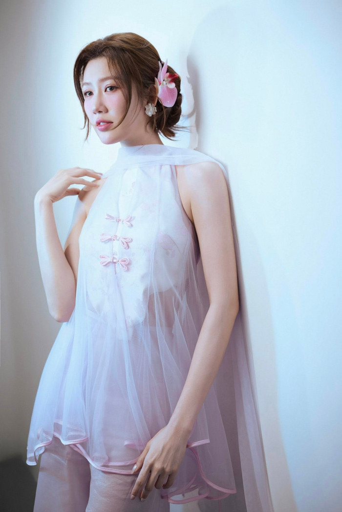 Visual xinh đẹp của Thúy Ngân luôn nhận được sự chú ý từ phía khán giả. Ảnh: FBNV