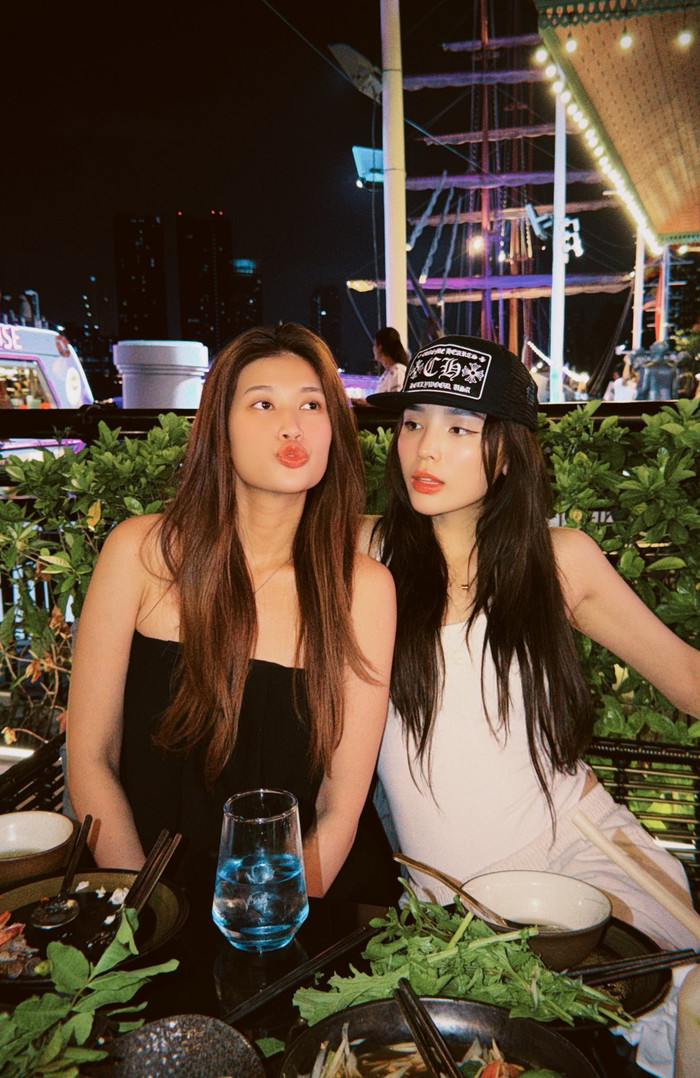 Kỳ Duyên và Thiên Ân khá thoải mái, cởi mở khi chia sẻ về những khoảnh khắc đời thường. Ảnh: FBNV