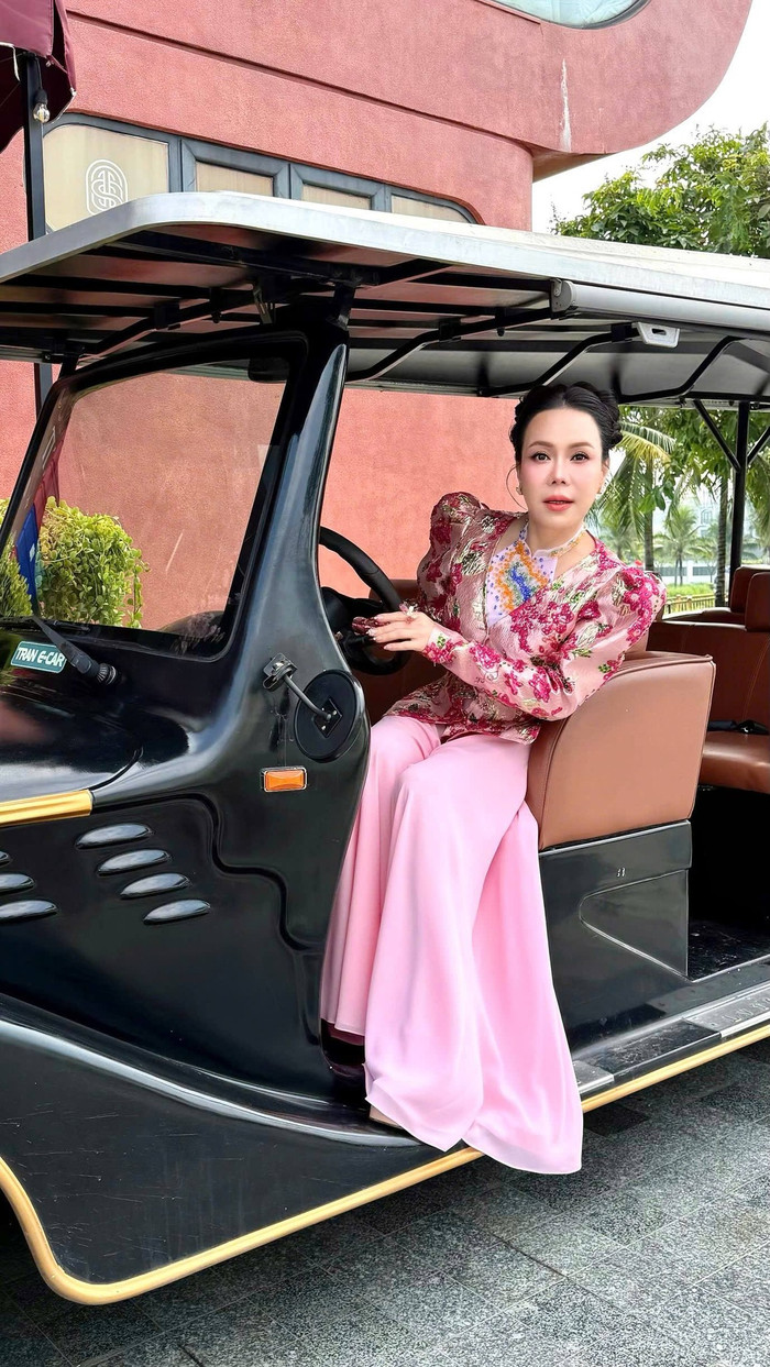 Khán giả mong chờ sự tái xuất của Việt Hương trên màn ảnh rộng 2026 (Ảnh: FBNV).