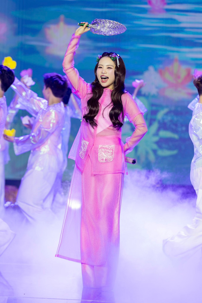 Phương Mỹ Chi có hướng đi mới, dễ tiếp cận khán giả trẻ nhưng vẫn giữ được màu sắc riêng.