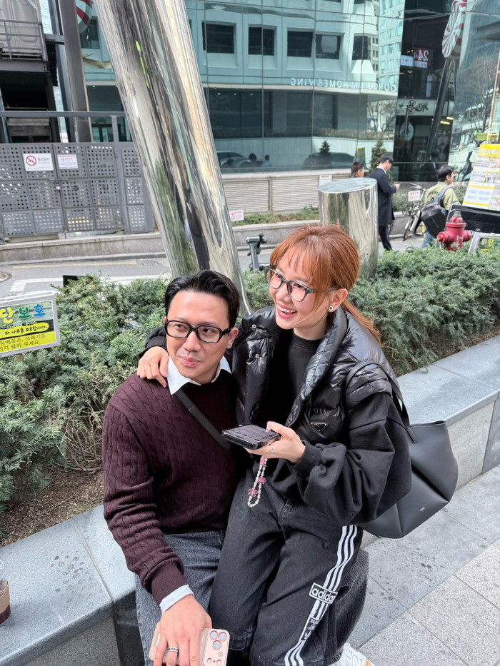 Khoảnh khắc tình tứ của Trấn Thành khi về quê của Hari Won.