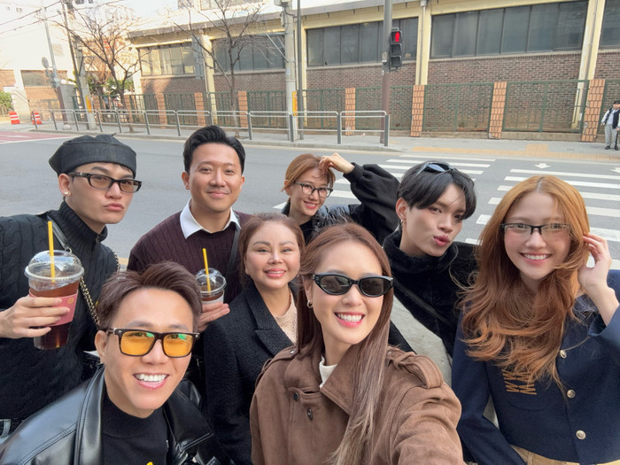 Vợ chồng Trấn Thành cùng hội bạn thân torng chuyến du lịch Hàn Quốc.