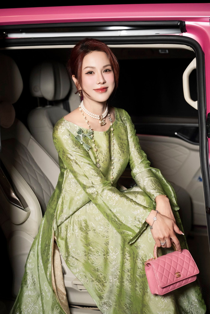 Diệp Lâm Anh tham dự buổi công chiếu phim điện ảnh do Đoàn Thiên Ân đóng vai chính.