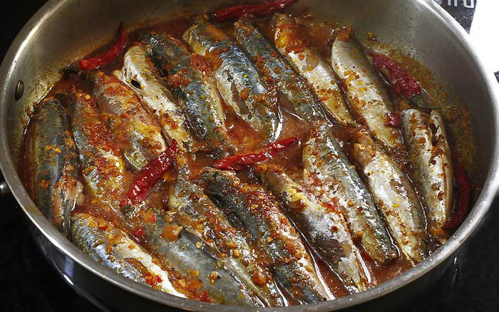 Loại cá quen thuộc ở chợ Việt, giá rẻ nhưng bổ dưỡng không kém cá hồi, kho cà chua là ngon nhất Ảnh 3