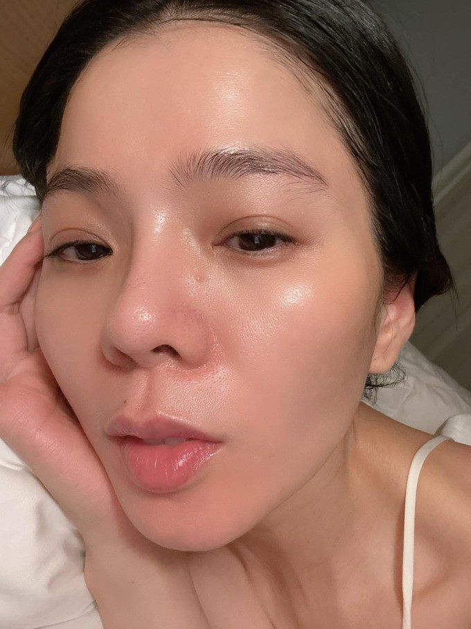 Làn da căng bóng của nữ ca sĩ dù đã vào tuổi tứ tuần. Ảnh: FBNV