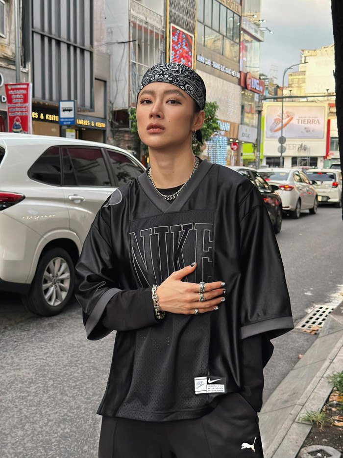 Dù đã thay đổi hình ảnh suốt nhiều năm qua nhưng đến nay Angela Phương Trinh vẫn chưa được khán giả hoàn toàn chấp nhận, vẫn còn có ý kiến trái chiều.