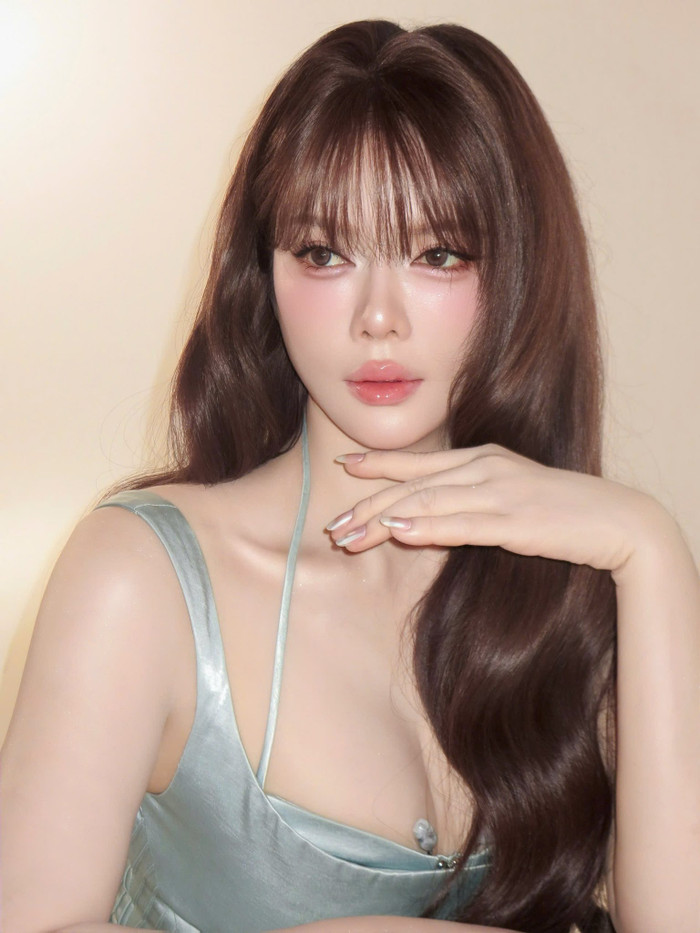 Ở tuổi U50, sắc vóc của Lý Nhã Kỳ vẫn được đánh giá cao (Ảnh: FBNV).