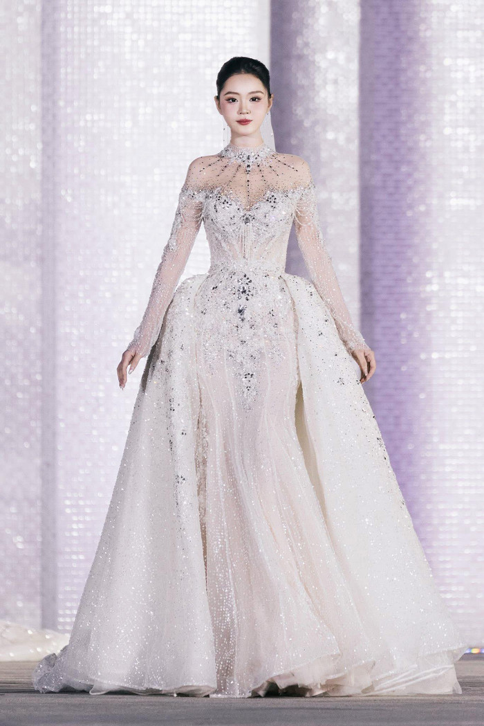 Khánh Như tại phần thi 'Người đẹp Thời trang'. Ảnh: MWVN