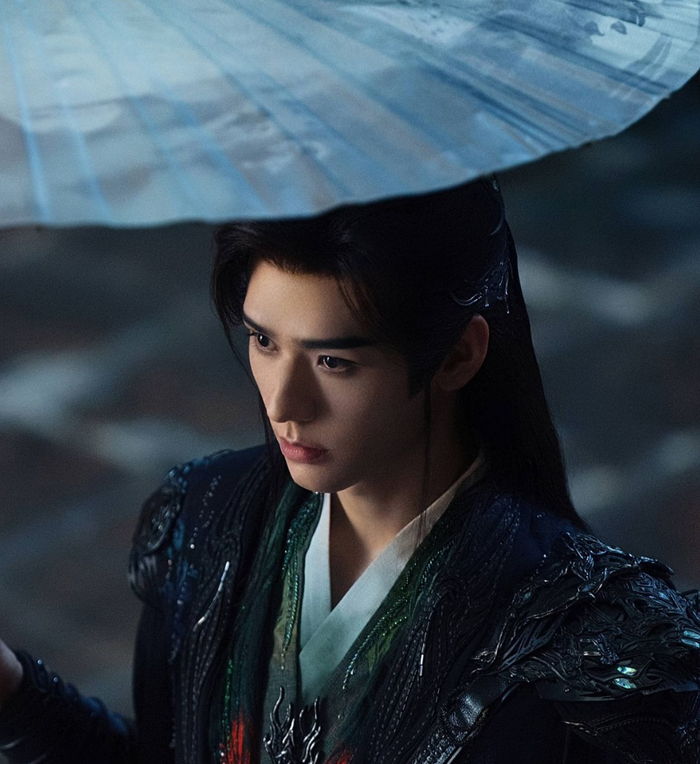 Tô Mộ Vũ – thủ lĩnh sát thủ lạnh lùng với những đường kiếm sắc lẹm nhưng ẩn chứa một trái tim đầy nguyên tắc. - Ảnh: Weibo