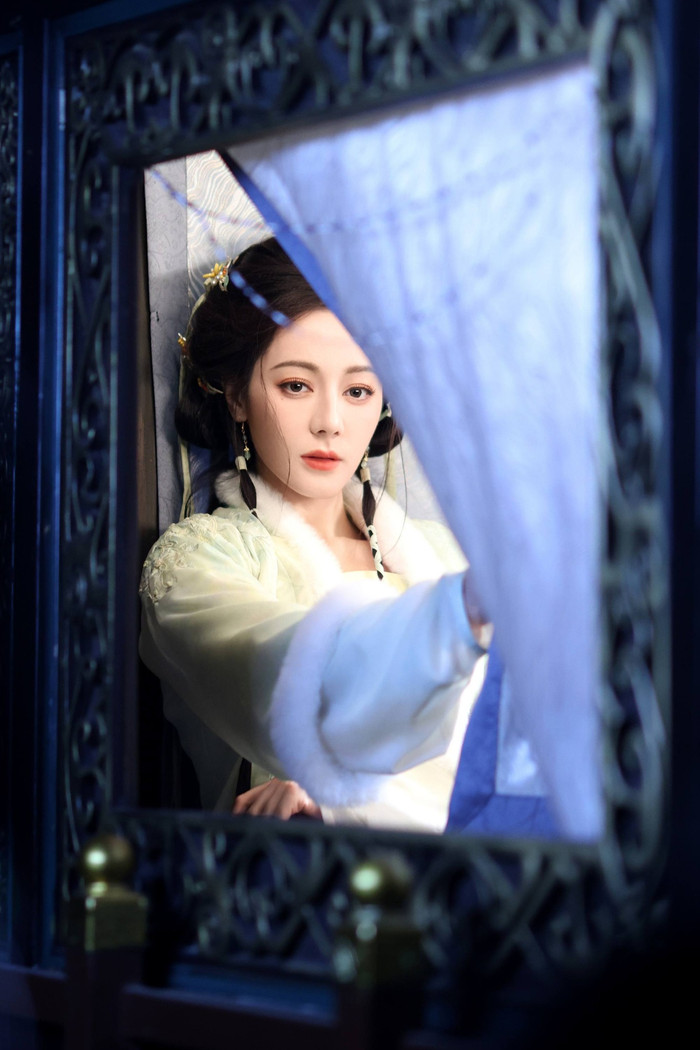 Nữ chính Địch Lệ Nhiệt Ba bị chê không phù hợp với dòng phim cổ trang.