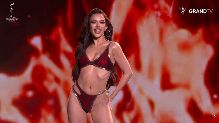 Miss Grand Buriram khoe làn da bánh mật. Ảnh: MGTL