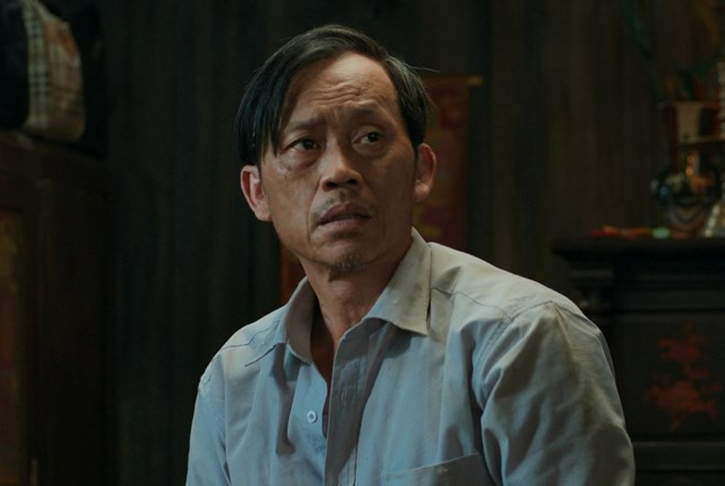 NSƯT Hoài Linh gây xúc động mạnh với vai diễn người cha trong Làm giàu với ma phần 1, mang về doanh thu hơn 128 tỷ đồng. - Ảnh: NSX