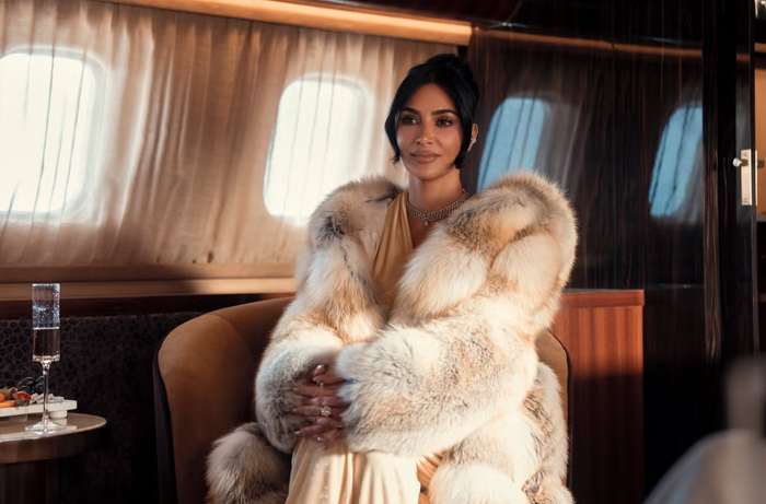 Kim Kardashian bán đấu giá tủ quần áo trong bộ sưu tập All's Fair. Ảnh:&nbsp;