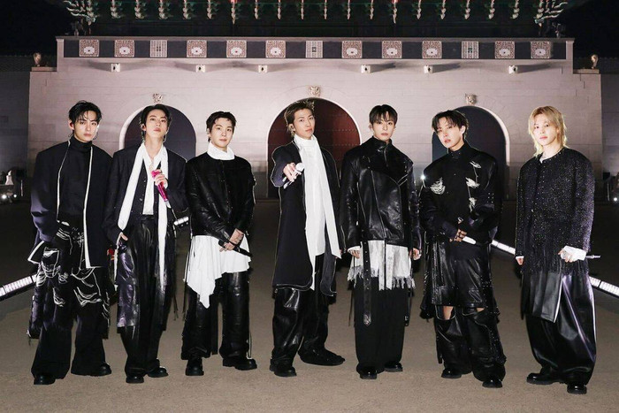 BTS lập cú hat-trick lịch sử tại Anh với album ARIRANG Ảnh 2