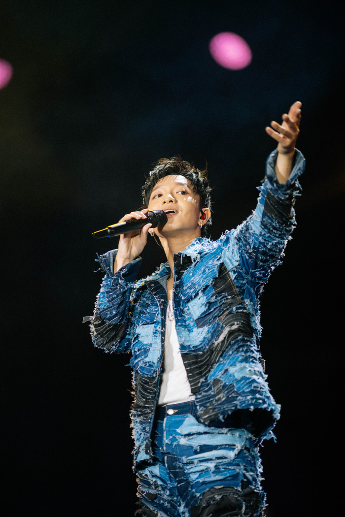 Hình ảnh 'gây sốc' trong concert gần 10.000 khán giả của Hoàng Dũng Ảnh 8