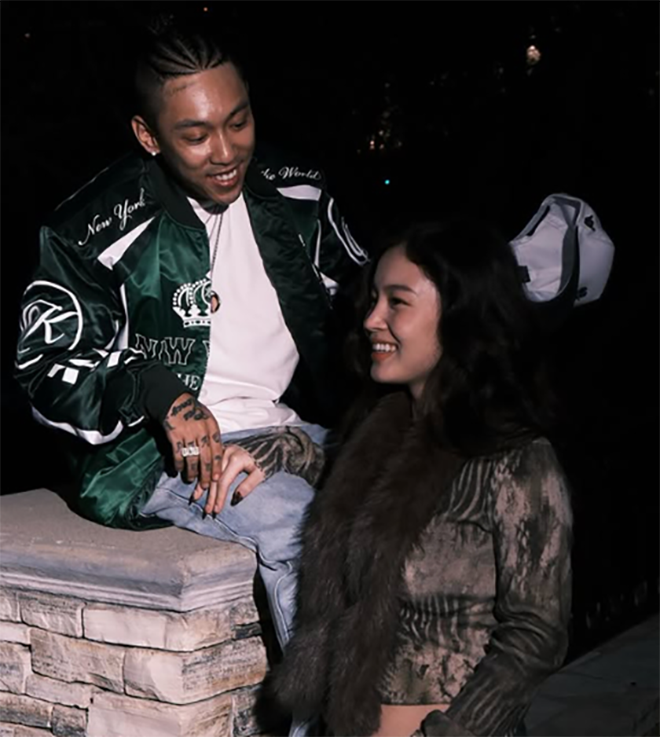 Mối quan hệ giữa Dok2 và Lee Hi đang là tâm điểm bàn luận.